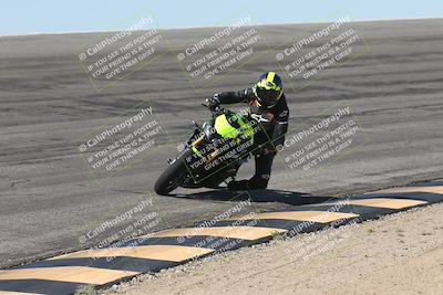 media/Oct-13-2025-Moto Forza (Mon) [[a66d839500]]/3-B Group/Session 2 (Bowl)/